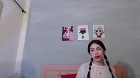 Snapshot of ginnifer_goodwin chatting on October 18, 2025, 12:17 pm ginnifer_goodwin online show from October 18, 2025, 12:17 pm