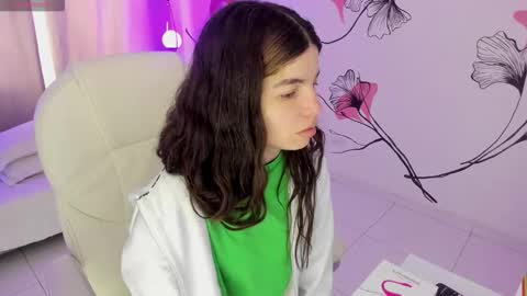 Snapshot of ginnywett chatting on January 18, 2026, 1:04 pm Kendall online show from January 18, 2026, 1:04 pm