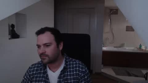 Snapshot of gintonik89 chatting on February 22, 2025, 4:30 pm gintonik89 online show from February 22, 2025, 4:30 pm