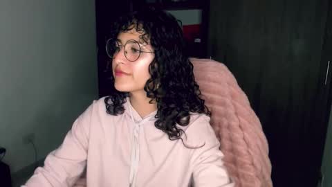 giny_bean online show from February 15, 2026, 4:42 am