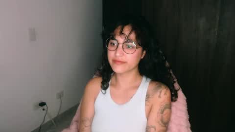giny_bean online show from May 12, 2026, 9:50 am