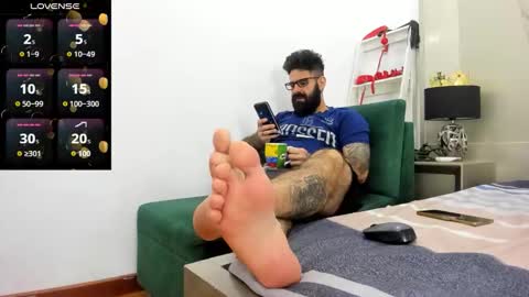 Snapshot of gio_lorenz chatting on October 15, 2025, 1:22 pm gio_lorenz online show from October 15, 2025, 1:22 pm