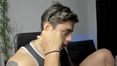 GioRusso online show from December 20, 2024, 9:39 pm