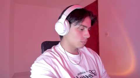 GioRusso online show from November 4, 2025, 8:41 pm