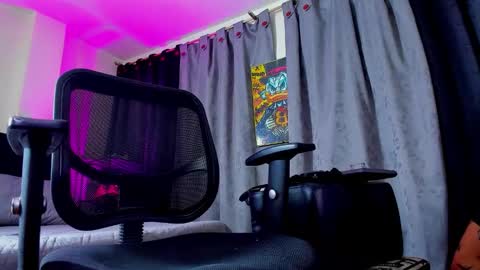 Snapshot of giomar_reyes chatting on February 15, 2026, 7:51 am GIOMAR REYES online show from February 15, 2026, 7:51 am