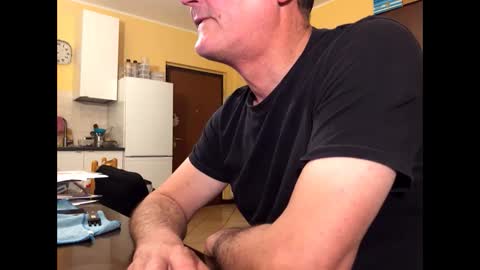 giovanni_1964 online show from April 29, 2026, 5:41 pm