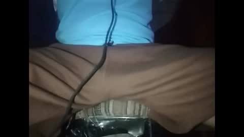 GuidoGiovan online show from January 2, 2025, 5:03 am