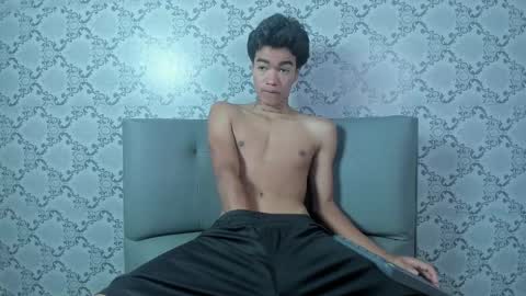 Snapshot of giraldo_giraldo chatting on December 23, 2024, 12:52 pm Giraldo online show from December 23, 2024, 12:52 pm