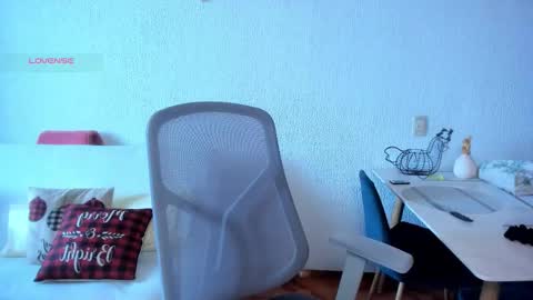 girl_inline online show from December 21, 2025, 9:22 pm