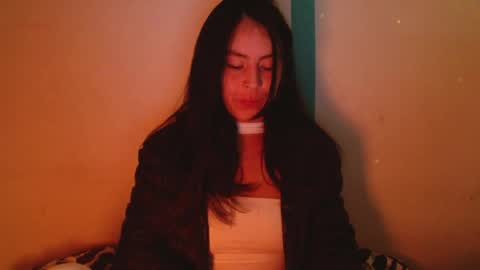 Alejandra online show from April 19, 2026, 7:07 am