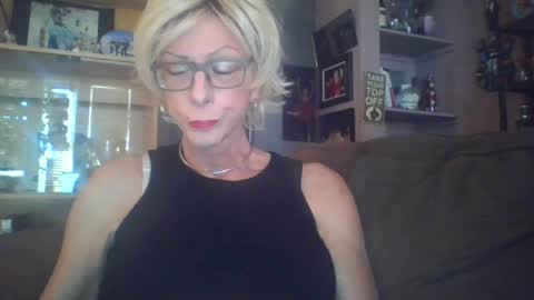 Girlinrock online show from May 11, 2026, 12:49 am