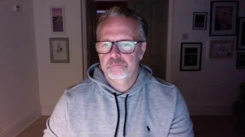 girlsandbikes online show from March 28, 2026, 12:21 am