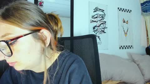 Maze    Thumbs up online show from December 3, 2024, 3:20 am