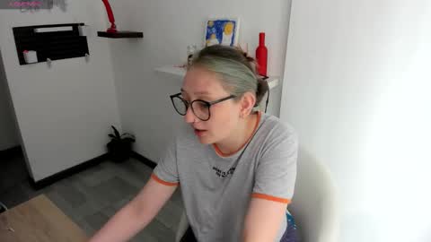 Maze    Thumbs up online show from November 1, 2025, 4:20 pm