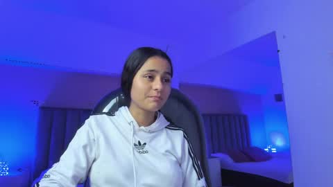 GISELLE ROLDAN online show from May 21, 2026, 1:56 am