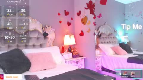 GiselleNoah online show from March 10, 2025, 11:10 am