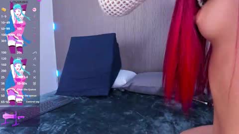 Gigi  online show from September 12, 2025, 4:12 am