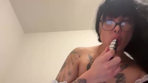 Snapshot of gisstranss chatting on November 1, 2025, 4:03 am gisstranss online show from November 1, 2025, 4:03 am