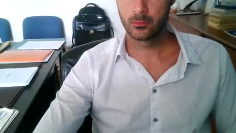 giuseppevai1 online show from September 23, 2025, 1:36 pm