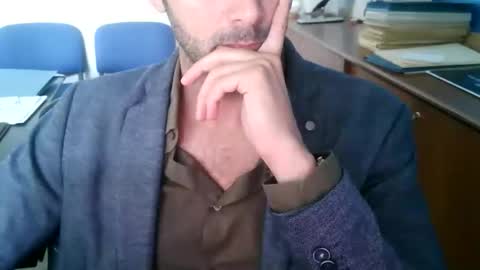 giuseppevai1 online show from October 23, 2025, 9:08 am