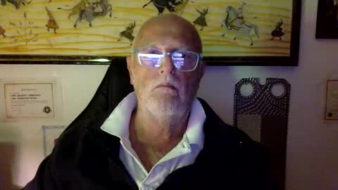 giutomma930394 online show from April 18, 2026, 9:26 pm