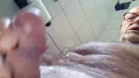 giutomma930394 online show from June 3, 2026, 1:46 pm