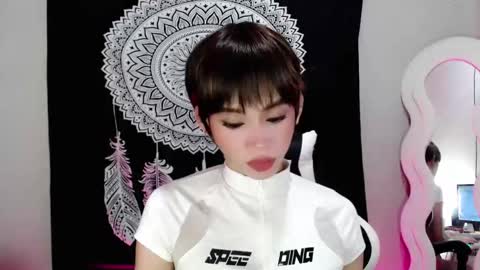 Snapshot of givemethrillx chatting on February 3, 2025, 4:04 am givemethrillx online show from February 3, 2025, 4:04 am