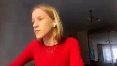 gladyswigg online show from April 4, 2026, 9:18 am