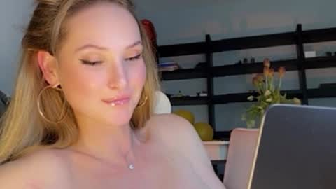 glammiss online show from May 1, 2026, 3:05 pm