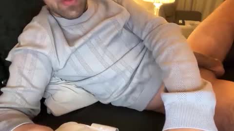 Glamour online show from November 22, 2025, 12:09 am