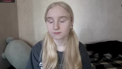 Laura online show from May 4, 2026, 9:05 am