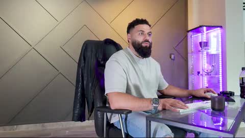 Matthew .. for short call me Matt online show from March 2, 2025, 10:45 am