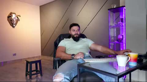 Matthew .. for short call me Matt online show from March 11, 2025, 9:02 am