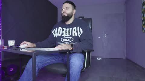 Matthew .. for short call me Matt online show from November 19, 2025, 6:46 am