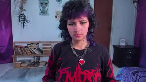 Snapshot of glitch_doll chatting on October 18, 2025, 1:56 pm NYX online show from October 18, 2025, 1:56 pm