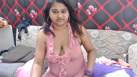 glitter candy online show from February 26, 2025, 11:15 pm