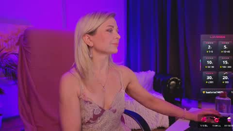 Snapshot of gloria_lovely chatting on July 7, 2026, 11:14 am Gloria online show from July 7, 2026, 11:14 am
