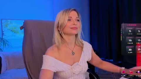 Snapshot of gloria_lovely chatting on July 16, 2026, 11:38 am Gloria online show from July 16, 2026, 11:38 am