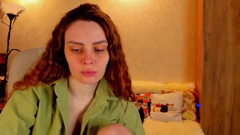 Gloria Wood online show from March 5, 2025, 3:29 pm