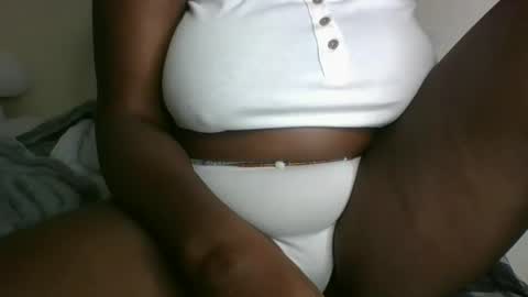 Snapshot of glorious_t chatting on November 1, 2025, 2:13 am glorious_t online show from November 1, 2025, 2:13 am