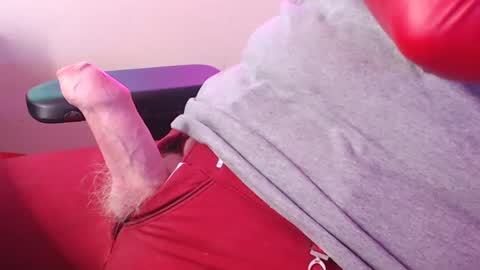 Glove Mad online show from December 7, 2024, 2:46 pm