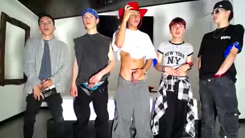 THOMAS AND DAMIAND online show from October 17, 2025, 5:48 pm