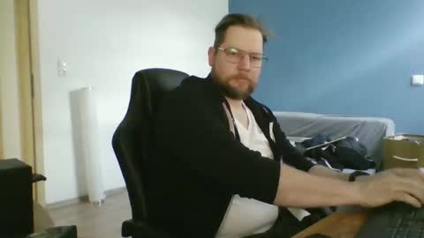 Snapshot of gnik_labinnah chatting on April 3, 2026, 11:30 am gnik_labinnah online show from April 3, 2026, 11:30 am