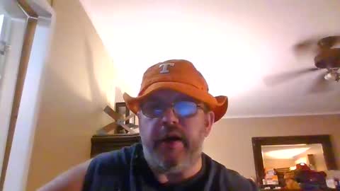 Snapshot of gobey33 chatting on October 5, 2025, 7:17 am IDKIDCIDGAF online show from October 5, 2025, 7:17 am