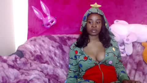 Snapshot of goddess_aaliyah chatting on December 24, 2024, 12:44 pm goddess_aaliyah online show from December 24, 2024, 12:44 pm