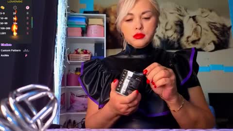 Mrs. Isabella online show from April 11, 2026, 3:11 am