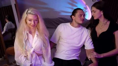   330 UTC2 girls   online show from March 21, 2026, 4:39 am