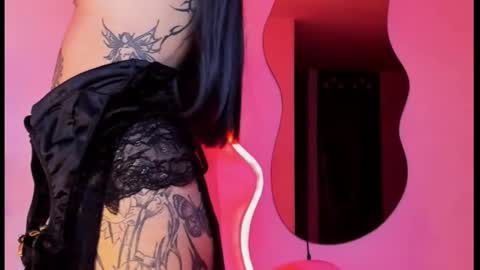 vee online show from October 30, 2025, 1:51 am