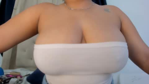Snapshot of goddesschanell chatting on February 6, 2025, 1:49 am CHANELL online show from February 6, 2025, 1:49 am
