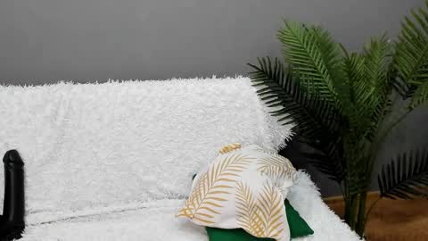 Snapshot of goddessemily_ chatting on December 17, 2024, 8:23 am goddessemily_ online show from December 17, 2024, 8:23 am